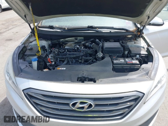 2015 Hyundai Sonata Sport with VIN 5NPE34AB1FH093398, listed as a IAAI auction lot 42178214 with 172,018 mi miles and . Bid and sale history available at carsss.com. Image 10.