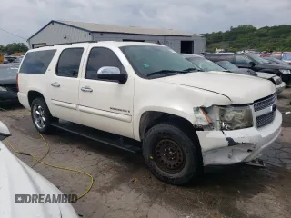 2008 Chevrolet Suburban LT w/2LT with VIN 1GNFK16328R193634, listed as a Copart auction lot 68741644 with 265,320 mi miles and Salvage Title. Bid and sale history available at carsss.com. Image 4.