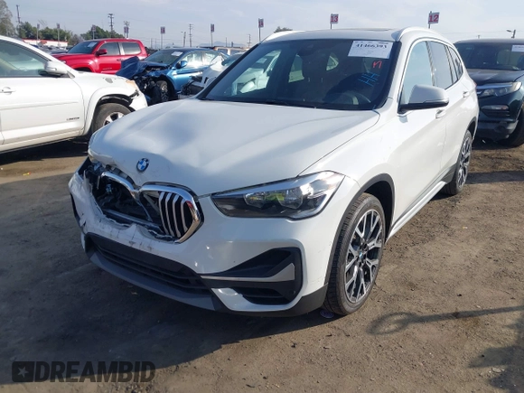 2022 BMW X1 sDrive28i with VIN WBXJG7C05N5U58988, listed as a IAAI auction lot 41466393 with 56,062 mi miles. Bid and sale history available at carsss.com. Image 17.