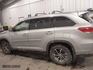 2019 Toyota Highlander SE with VIN 5TDJZRFHXKS578537, listed as a IAAI auction lot 41617419 with 127,877 mi miles. Bid and sale history available at carsss.com. Image 14.