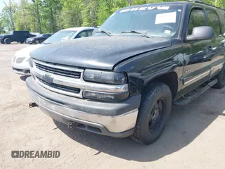 2000 Chevrolet Suburban LS with VIN 3GNEC16T9YG100679, listed as a IAAI auction lot 42142629 with 269,882 mi miles. Bid and sale history available at carsss.com. Image 6.