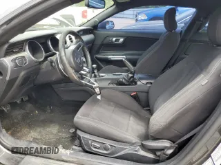 2018 Ford Mustang GT z VIN 1FA6P8CF8J5125570, wystawiony jako Copart lot #53959305 z przebiegiem 92 588 mil mil oraz Szkody całkowita. Historia ofert i sprzedaży dostępna na DreamBid. Obrazek 7.