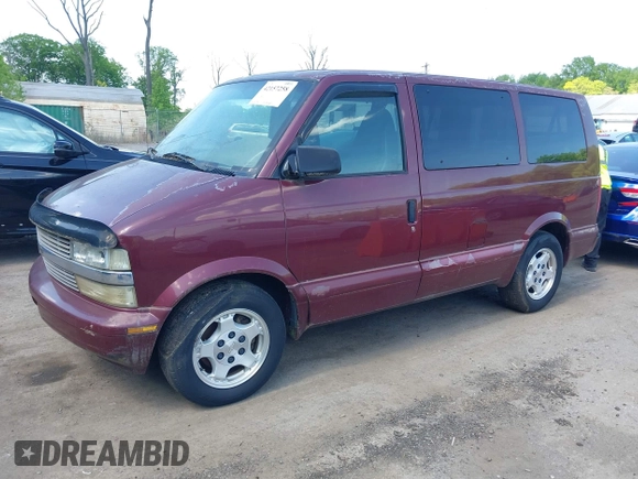 2005 Chevrolet Astro with VIN 1GNDM19X45B132824, listed as a IAAI auction lot 42157258 with 114,375 mi miles. Bid and sale history available at carsss.com. Image 2.