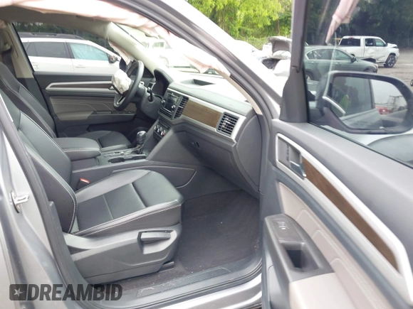 2022 Volkswagen Atlas SE with VIN 1V2DP2CA2NC531329, listed as a IAAI auction lot 42351869 with 38,315 mi miles and . Bid and sale history available at DreamBid. Image 5.