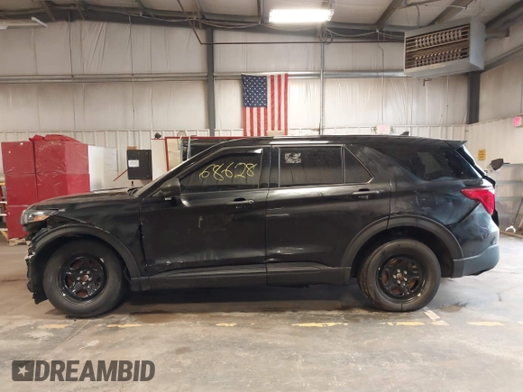 2023 Ford Police Interceptor Utility z VIN 1FM5K8AB1PGA03761, wystawiony jako IAAI lot #42068628 z przebiegiem 39 009 mil mil oraz . Historia ofert i sprzedaży dostępna na DreamBid. Obrazek 14.
