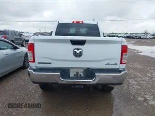 2024 Ram 2500 Big Horn with VIN 3C6UR5DL1RG233118, listed as a IAAI auction lot 42635680 with 46,755 mi miles and . Bid and sale history available at DreamBid. Image 16.
