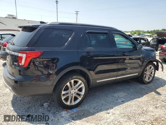 2017 Ford Explorer XLT z VIN 1FM5K8D88HGA57298, wystawiony jako Copart lot #58889865 z przebiegiem 142 107 mil mil oraz Szkoda całkowita • Salvage title. Historia ofert i sprzedaży dostępna na DreamBid. Obrazek 3.