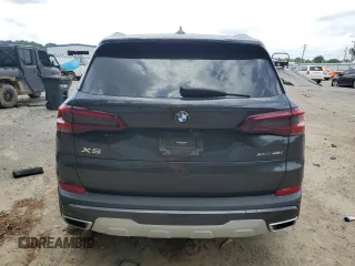 2021 BMW X5 xDrive40i z VIN 5UXCR6C0XM9E79726, wystawiony jako Copart lot #53889335 z przebiegiem 64 221 mil mil oraz Szkoda całkowita • Salvage title. Historia ofert i sprzedaży dostępna na DreamBid. Obrazek 6.