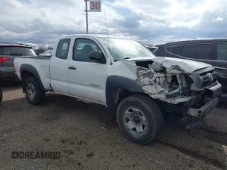 2013 Toyota Tacoma with VIN 5TFUU4ENXDX071740, listed as a IAAI auction lot 38728046 with 71,663 mi miles and . Bid and sale history available at DreamBid. Image 1.