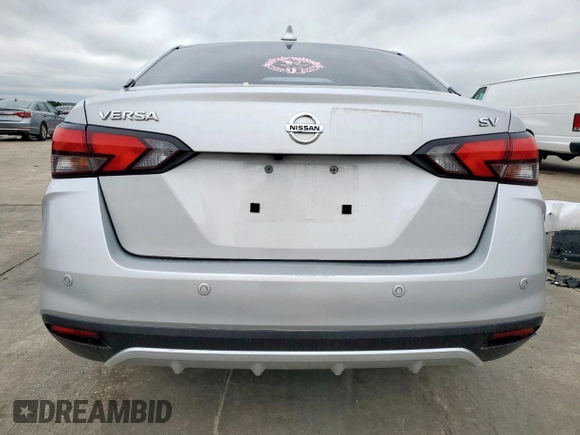 2021 Nissan Versa SV z VIN 3N1CN8EV3ML833899, wystawiony jako Copart lot #55991235 z przebiegiem 65 021 mil mil oraz Szkoda całkowita • Salvage title. Historia ofert i sprzedaży dostępna na DreamBid. Obrazek 6.