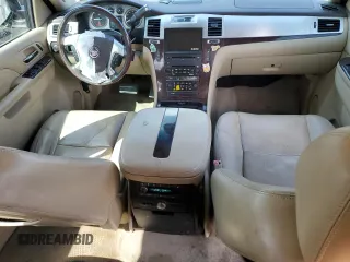 2010 Cadillac Escalade ESV Luxury z VIN 1GYUKHEF9AR213754, wystawiony jako Copart lot #51558905 z przebiegiem 221 373 mil mil oraz Szkoda całkowita • Salvage title. Historia ofert i sprzedaży dostępna na DreamBid. Obrazek 8.