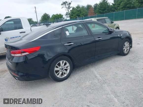 2017 Kia Optima LX z VIN 5XXGT4L36HG152832, wystawiony jako IAAI lot #42445597 z przebiegiem 183 875 mil mil oraz . Historia ofert i sprzedaży dostępna na DreamBid. Obrazek 4.