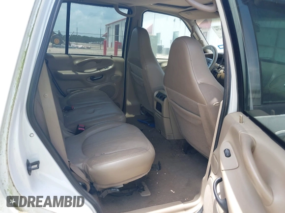 2000 Ford Expedition Eddie Bauer с VIN 1FMEU17L3YLB95565, выставлен на аукционе IAAI как лот 42517370 с пробегом Не указан миль и . История ставок и продаж доступна на DreamBid. Изображение 8.
