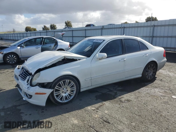 2007 Mercedes-Benz E-Class 3.5L with VIN WDBUF56X47B084760, listed as a Copart auction lot 84942024 with 117,213 mi miles and Salvage Title. Bid and sale history available at carsss.com. Image 1.