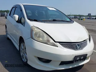 2010 Honda Fit Sport с VIN JHMGE8H41AC039202, выставлен на аукционе IAAI как лот 42393738 с пробегом 261 655 миль миль и . История ставок и продаж доступна на DreamBid. Изображение 1.