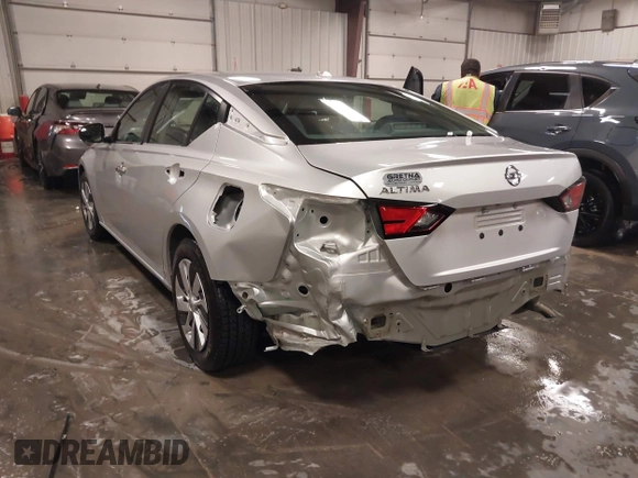 2019 Nissan Altima 2.5 S with VIN 1N4BL4BV9KC149515, listed as a IAAI auction lot 41236906 with 85,052 mi miles. Bid and sale history available at carsss.com. Image 6.