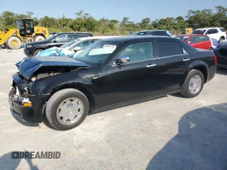 2010 Chrysler 300 Touring z VIN 2C3CA5CV1AH301960, wystawiony jako Copart lot #53480175 z przebiegiem 148 790 mil mil oraz Szkoda całkowita • Salvage title. Historia ofert i sprzedaży dostępna na DreamBid. Obrazek 1.