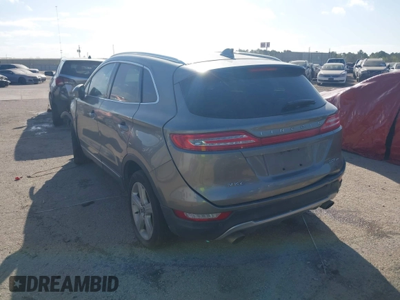 2017 Lincoln MKC Premiere with VIN 5LMCJ1D92HUL71022, listed as a IAAI auction lot 38628790 with 141,930 mi miles. Bid and sale history available at carsss.com. Image 3.