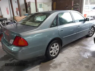 2001 Toyota Avalon XL with VIN 4T1BF28B61U121131, listed as a IAAI auction lot 41754904 with 266,554 mi miles and . Bid and sale history available at carsss.com. Image 4.