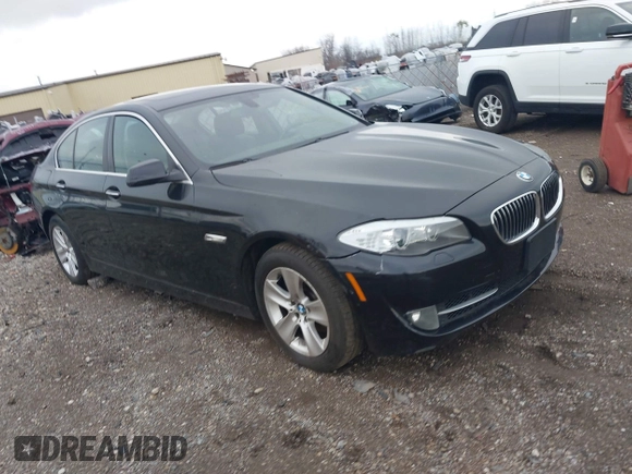 2013 BMW 5 Series 528i xDrive with VIN WBAXH5C59DDW15444, listed as a IAAI auction lot 40818314 with 114,901 mi miles and . Bid and sale history available at DreamBid. Image 1.