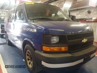 2013 Chevrolet Express Cargo z VIN 1GCSGAFX0D1138233, wystawiony jako IAAI lot #42511852 z przebiegiem 102 319 mil mil oraz . Historia ofert i sprzedaży dostępna na DreamBid. Obrazek 10.