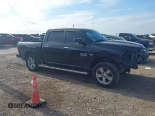 2015 Ram 1500 Big Horn z VIN 1C6RR7LT3FS599847, wystawiony jako IAAI lot #42006207 z przebiegiem 225 352 mil mil oraz . Historia ofert i sprzedaży dostępna na DreamBid. Obrazek 1.
