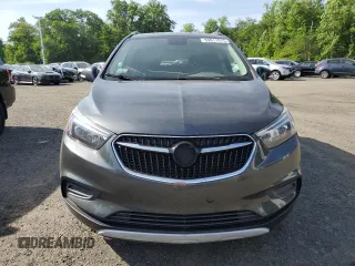 2017 Buick Encore Preferred z VIN KL4CJASB6HB083703, wystawiony jako Copart lot #59811915 z przebiegiem 162 754 mil mil oraz Czysty tytuł • Clean title. Historia ofert i sprzedaży dostępna na DreamBid. Obrazek 5.