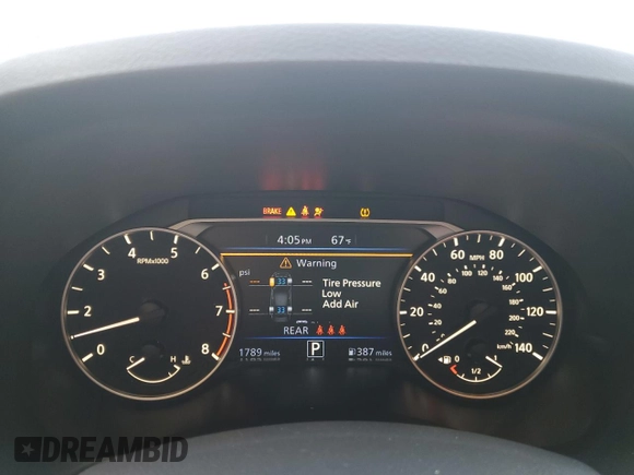 2025 Nissan Altima SV z VIN 1N4BL4DV7SN369382, wystawiony jako Copart lot #52144025 z przebiegiem 1 789 mil mil oraz Szkoda całkowita • Salvage title. Historia ofert i sprzedaży dostępna na DreamBid. Obrazek 9.