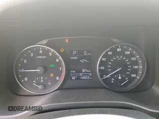 2017 Hyundai Elantra SE z VIN 5NPD74LF8HH182338, wystawiony jako Copart lot #59677845 z przebiegiem 142 653 mil mil oraz Szkoda całkowita • Salvage title. Historia ofert i sprzedaży dostępna na DreamBid. Obrazek 9.