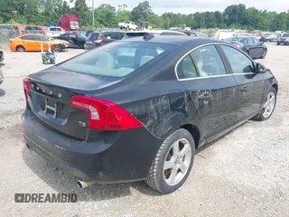 2012 Volvo S60 T5 z VIN YV1622FS4C2115292, wystawiony jako IAAI lot #42376945 z przebiegiem 158 047 mil mil oraz . Historia ofert i sprzedaży dostępna na DreamBid. Obrazek 4.