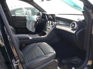 2022 Mercedes-Benz GLC 300 with VIN W1N0G8DB6NV391826, listed as a IAAI auction lot 42266256 with Not provided miles and . Bid and sale history available at DreamBid. Image 5.