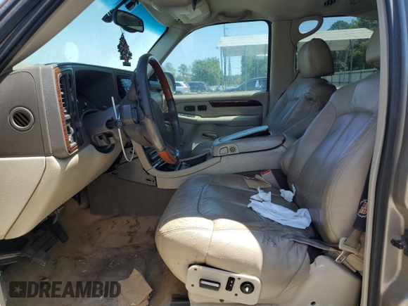 2002 Cadillac Escalade с VIN 1GYEC63T92R172834, выставлен на аукционе Copart как лот 53606245 с пробегом 310 791 миль миль и Списание • Salvage title. История ставок и продаж доступна на DreamBid. Изображение 7.