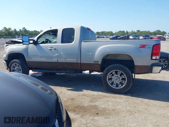 2007 GMC Sierra 2500HD SLT z VIN 1GTHK29667E565320, wystawiony jako IAAI lot #42128165 z przebiegiem 210 268 mil mil oraz . Historia ofert i sprzedaży dostępna na DreamBid. Obrazek 15.
