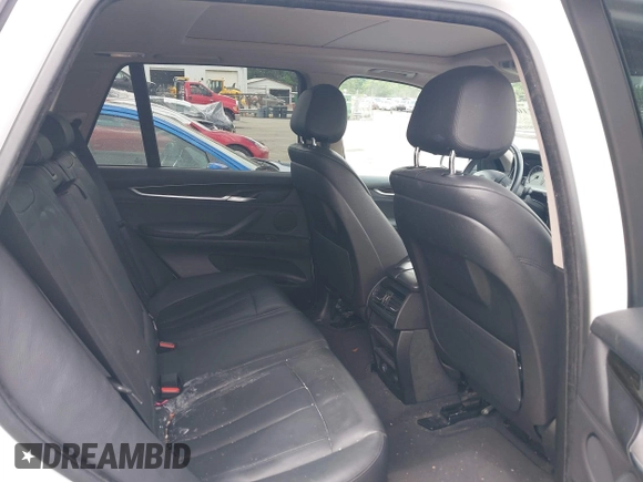 2014 BMW X5 sDrive35i z VIN 5UXKR2C54E0H34800, wystawiony jako IAAI lot #42110978 z przebiegiem 106 891 mil mil oraz . Historia ofert i sprzedaży dostępna na DreamBid. Obrazek 8.