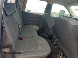 2020 Ram 2500 Tradesman z VIN 3C6UR5HLXLG250095, wystawiony jako Copart lot #54926235 z przebiegiem 197 992 mil mil oraz Nie do naprawy • Non repairable. Historia ofert i sprzedaży dostępna na DreamBid. Obrazek 10.