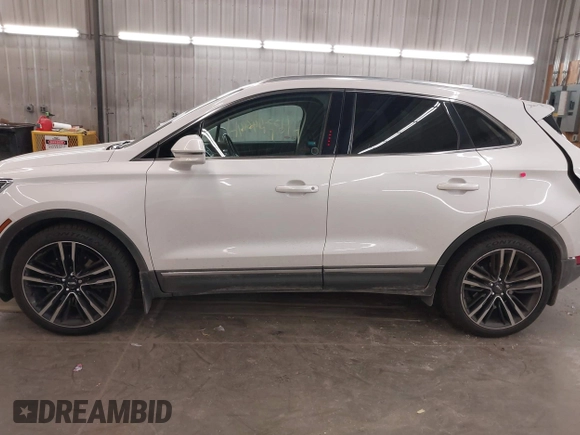 2017 Lincoln MKC Reserve with VIN 5LMTJ3DH0HUL62659, listed as a IAAI auction lot 42244614 with 62,059 mi miles and . Bid and sale history available at DreamBid. Image 15.