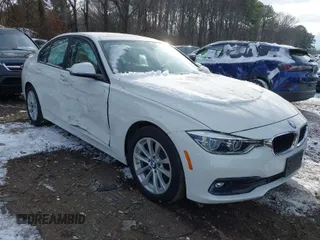 2018 BMW 3 Series 320i xDrive z VIN WBA8A3C59JA486972, wystawiony jako IAAI lot #41344218 z przebiegiem 24 834 mil mil oraz . Historia ofert i sprzedaży dostępna na DreamBid. Obrazek 1.