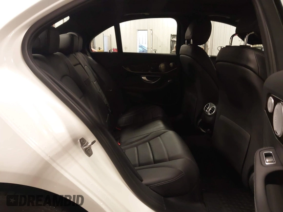 2018 Mercedes-Benz C 300 z VIN WDDWF4KB8JR351384, wystawiony jako IAAI lot #42421670 z przebiegiem 41 814 mil mil oraz . Historia ofert i sprzedaży dostępna na DreamBid. Obrazek 8.