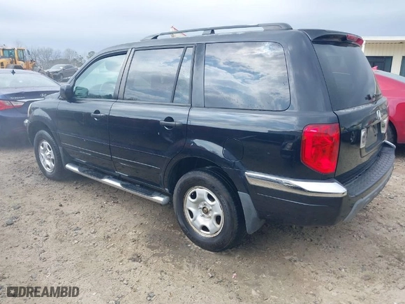 2005 Honda Pilot EX-L with VIN 5FNYF18575B037806, listed as a IAAI auction lot 41648506 with 384,633 mi miles. Bid and sale history available at carsss.com. Image 3.