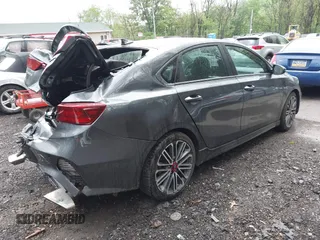 2024 Kia Forte GT z VIN 3KPF44AC7RE823026, wystawiony jako IAAI lot #42192965 z przebiegiem 8 438 mil mil oraz . Historia ofert i sprzedaży dostępna na DreamBid. Obrazek 4.