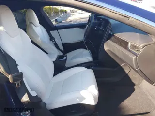 2019 Tesla Model S 75D with VIN 5YJSA1E27KF333645, listed as a IAAI auction lot 41647989 with 52,528 mi miles. Bid and sale history available at carsss.com. Image 5.
