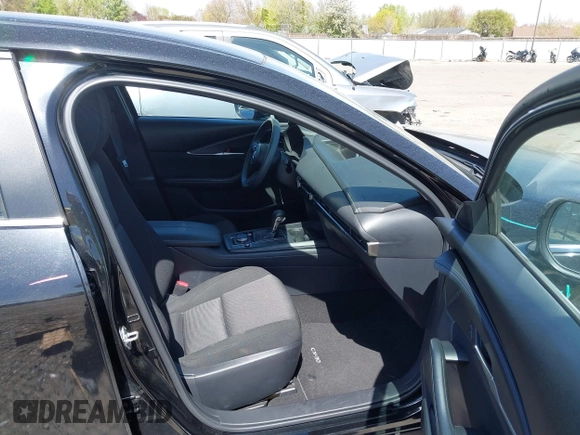 2021 Mazda CX-30 S with VIN 3MVDMBAL6MM302498, listed as a IAAI auction lot 42012356 with 50,477 mi miles and . Bid and sale history available at DreamBid. Image 5.