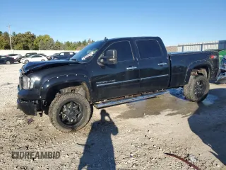 2011 GMC Sierra 2500HD Denali z VIN 1GT125C8XBF186918, wystawiony jako Copart lot #74826784 z przebiegiem 172 213 mil mil oraz Nie do naprawy • Non repairable. Historia ofert i sprzedaży dostępna na DreamBid. Obrazek 1.