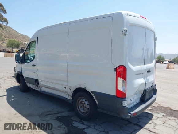 2017 Ford Transit Cargo z VIN 1FTYE1CM9HKB50925, wystawiony jako IAAI lot #42095471 z przebiegiem 152 583 mil mil oraz . Historia ofert i sprzedaży dostępna na DreamBid. Obrazek 3.