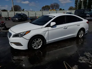 2015 Hyundai Sonata 2.4L SE with VIN 5NPE24AF5FH072950, listed as a Copart auction lot 52678885 with 140,227 mi miles and Clean Title. Bid and sale history available at carsss.com. Image 1.