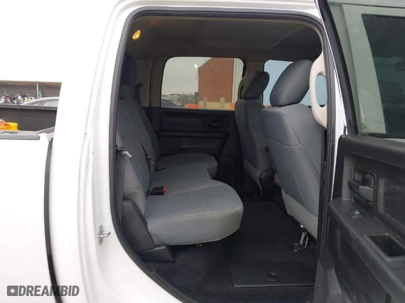 2018 Ram 2500 Tradesman with VIN 3C6UR5HL5JG399270, listed as a IAAI auction lot 41134177 with 128,713 mi miles. Bid and sale history available at carsss.com. Image 8.