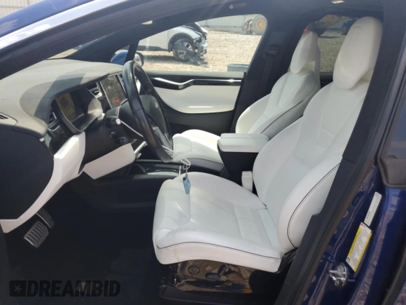 2016 Tesla Model X 70D z VIN 5YJXCAE27GF006668, wystawiony jako Copart lot #59637595 z przebiegiem 58 163 mil mil oraz Czysty tytuł • Clean title. Historia ofert i sprzedaży dostępna na DreamBid. Obrazek 7.
