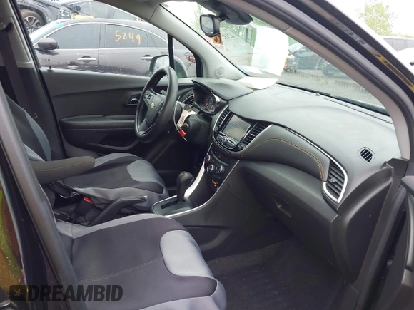 2020 Chevrolet Trax LS z VIN KL7CJKSB6LB324435, wystawiony jako IAAI lot #42182767 z przebiegiem 39 942 mil mil oraz . Historia ofert i sprzedaży dostępna na DreamBid. Obrazek 5.
