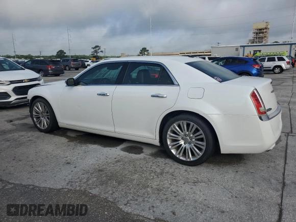 2013 Chrysler 300 C z VIN 2C3CCAET9DH713384, wystawiony jako Copart lot #53731205 z przebiegiem 116 593 mil mil oraz Szkoda całkowita • Salvage title. Historia ofert i sprzedaży dostępna na DreamBid. Obrazek 2.