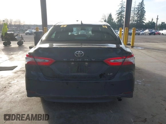 2020 Toyota Camry LE with VIN 4T1C11AKXLU363530, listed as a IAAI auction lot 41670307 with 86,459 mi miles. Bid and sale history available at carsss.com. Image 16.